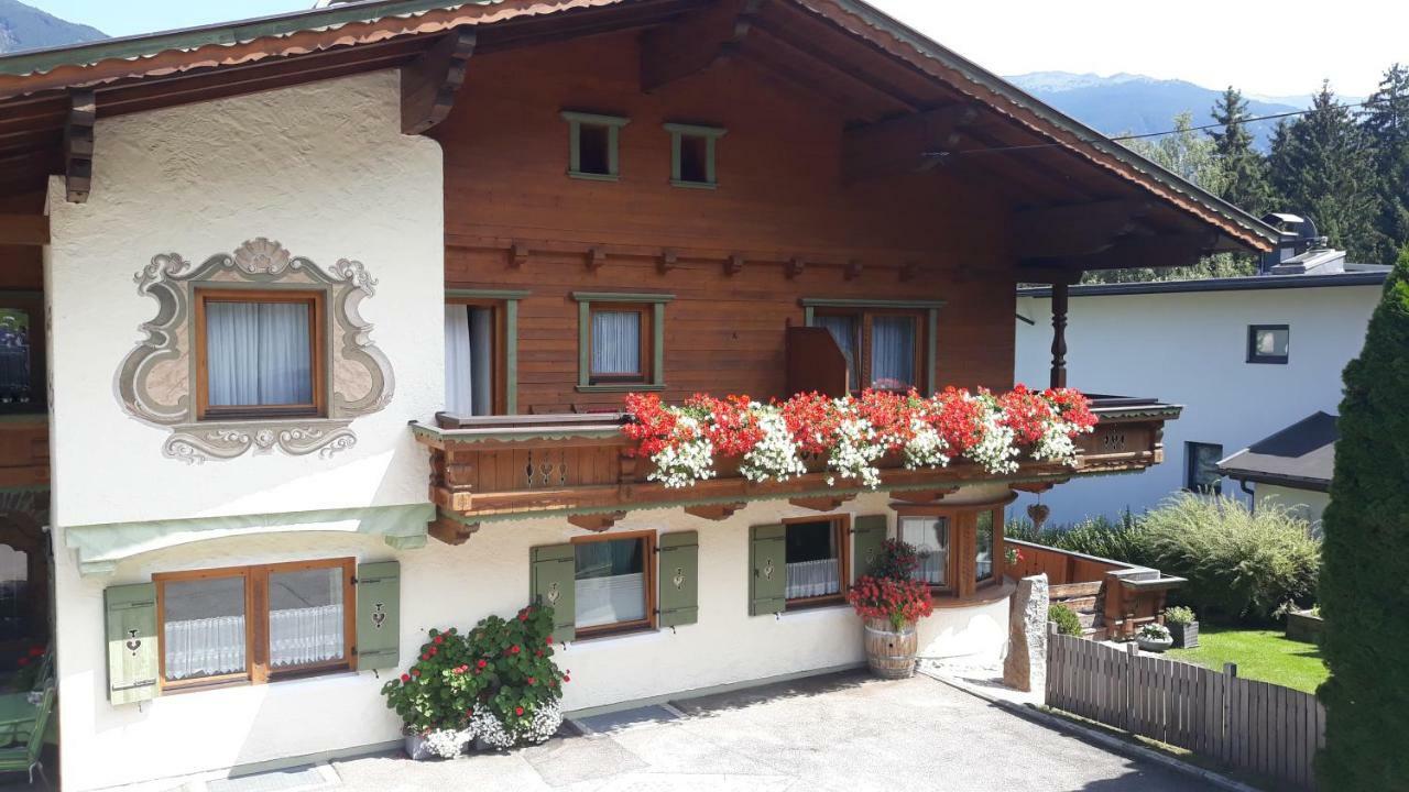 Gaestehaus Christoph Ried im Zillertal Bagian luar foto